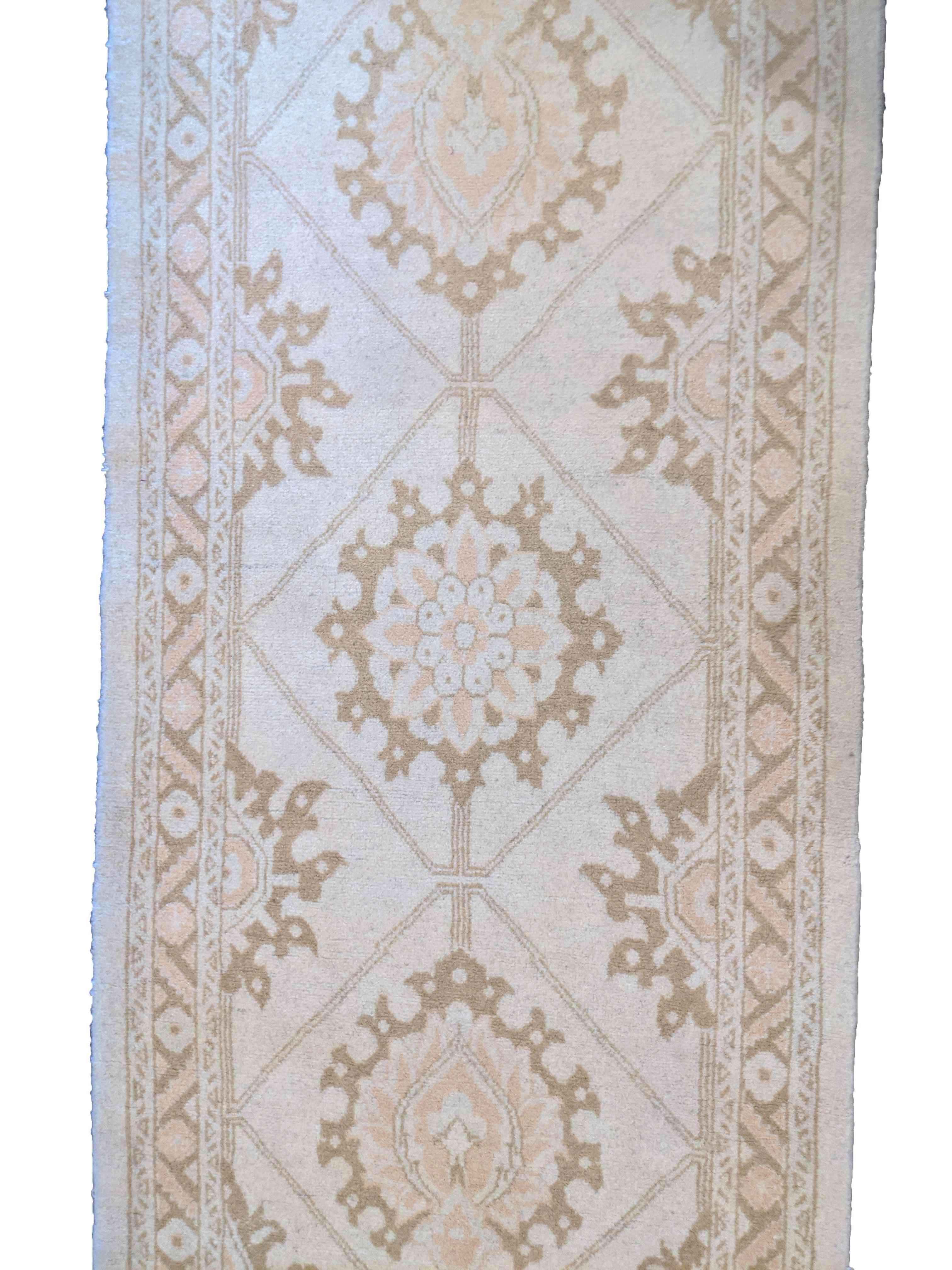 288 x 78 cm Ziegler Beige Rug - Rugoutlet