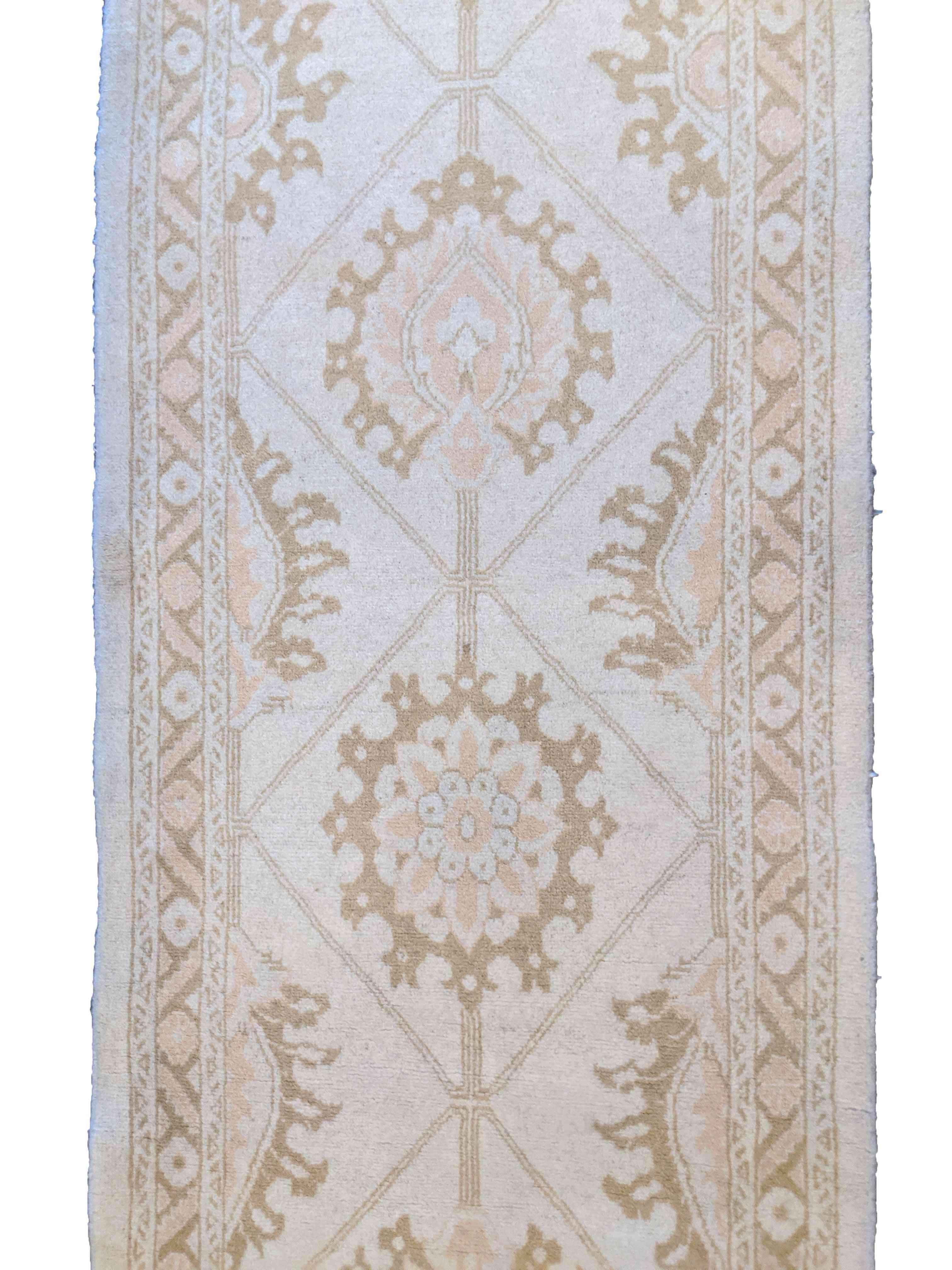 288 x 78 cm Ziegler Beige Rug - Rugoutlet