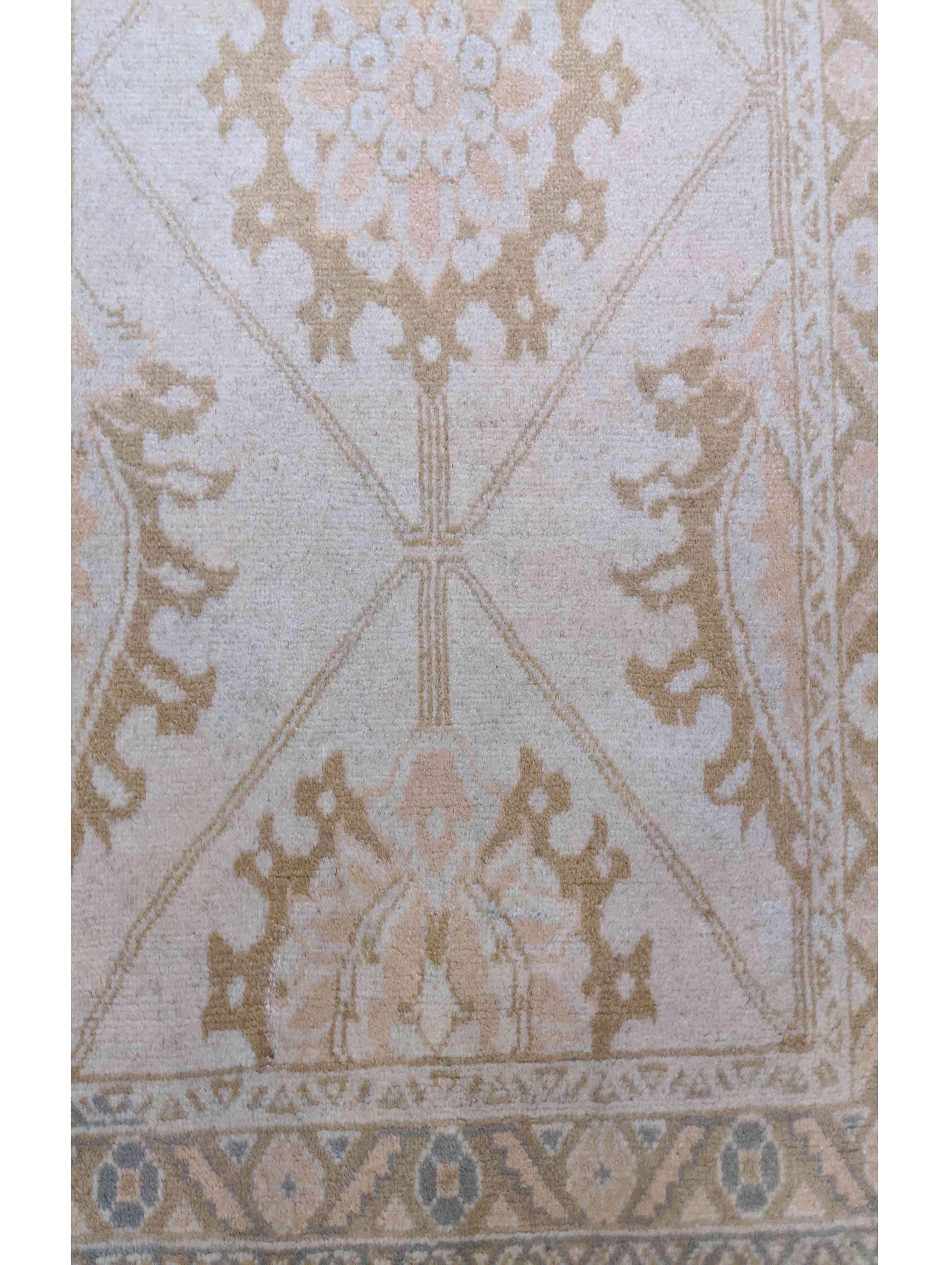 288 x 78 cm Ziegler Beige Rug - Rugoutlet