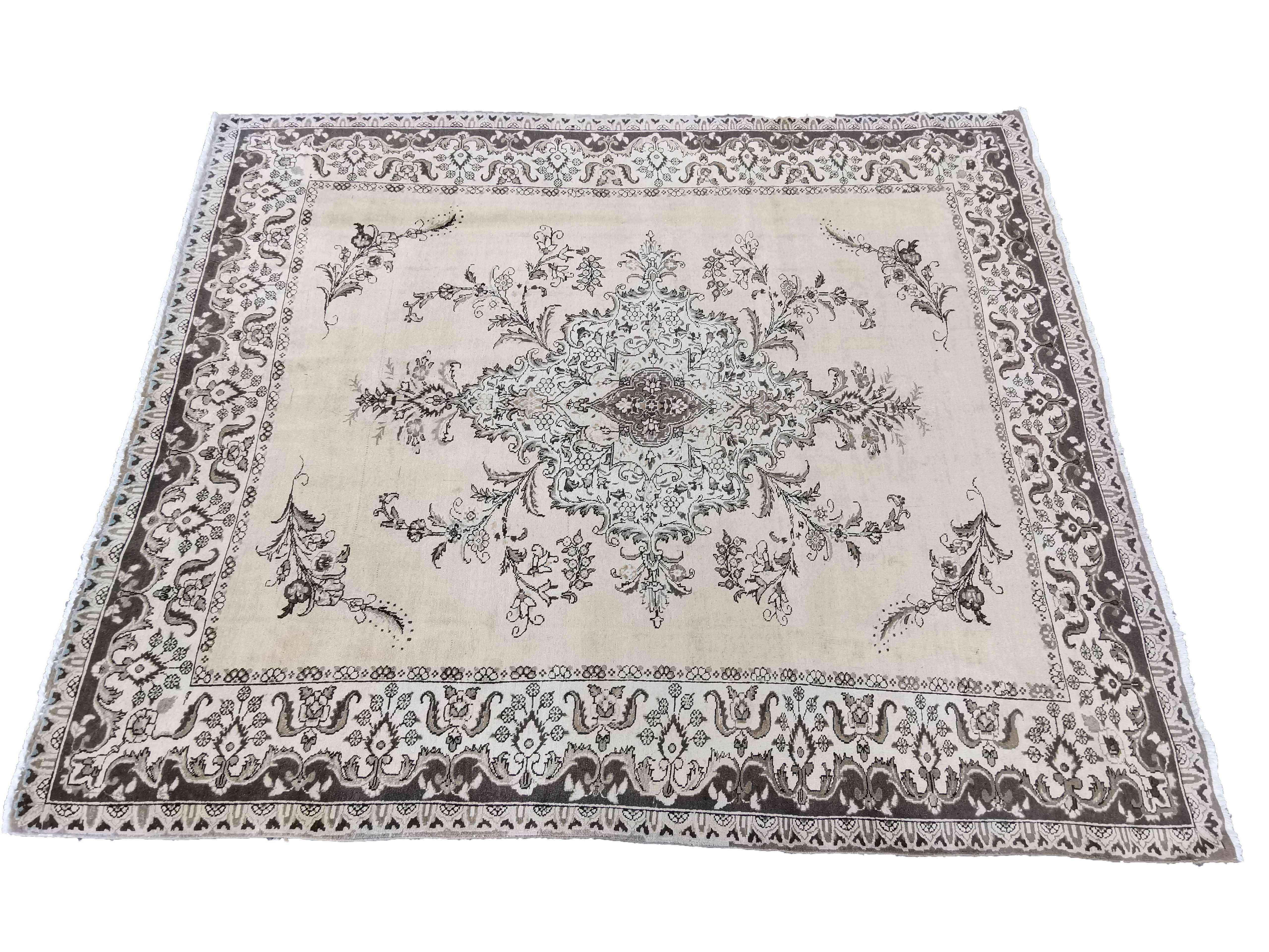 320 x 266 cm Old Tabriz Traditional White Large Rug - Rugoutlet