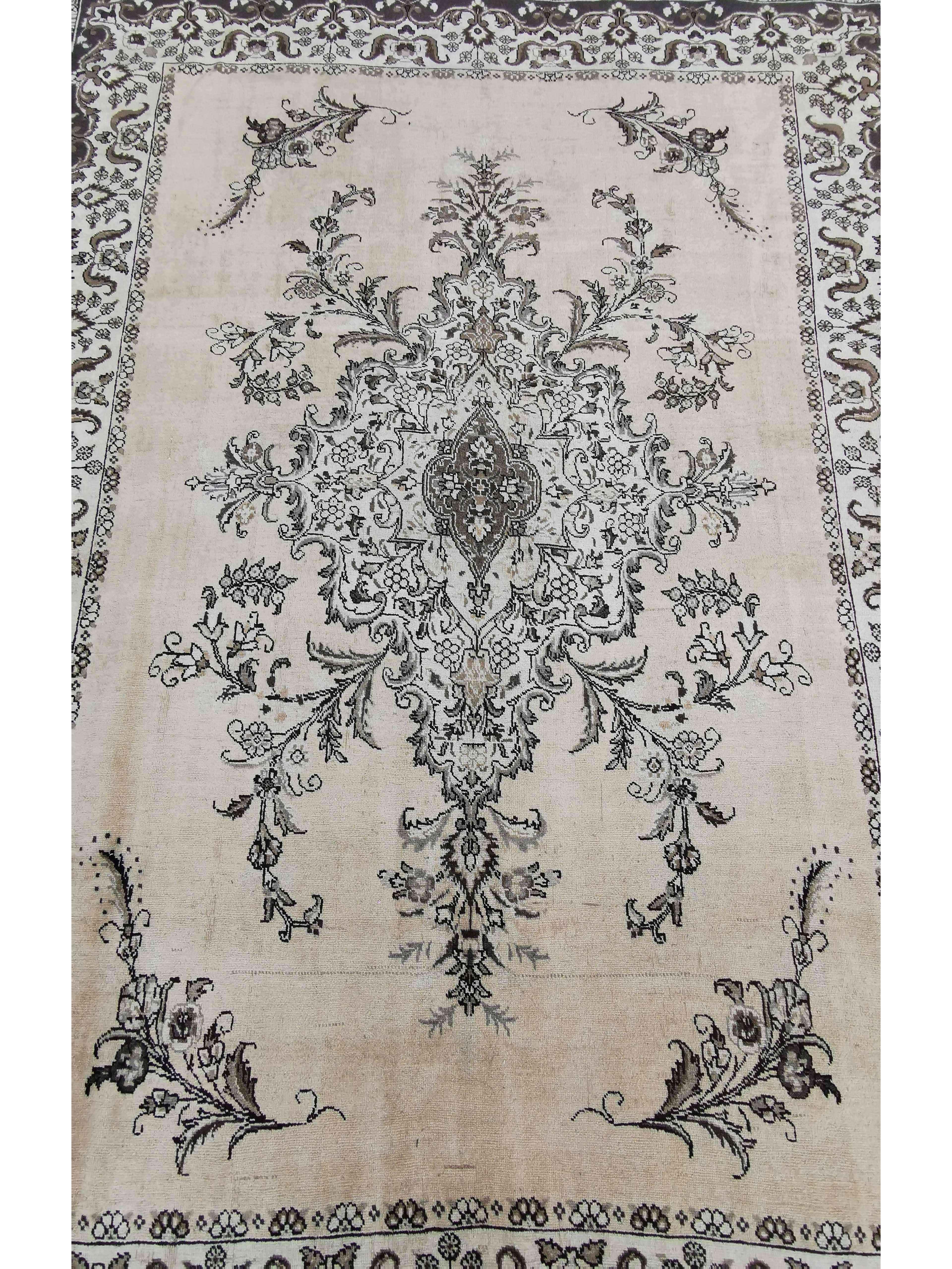 320 x 266 cm Old Tabriz Traditional White Large Rug - Rugoutlet