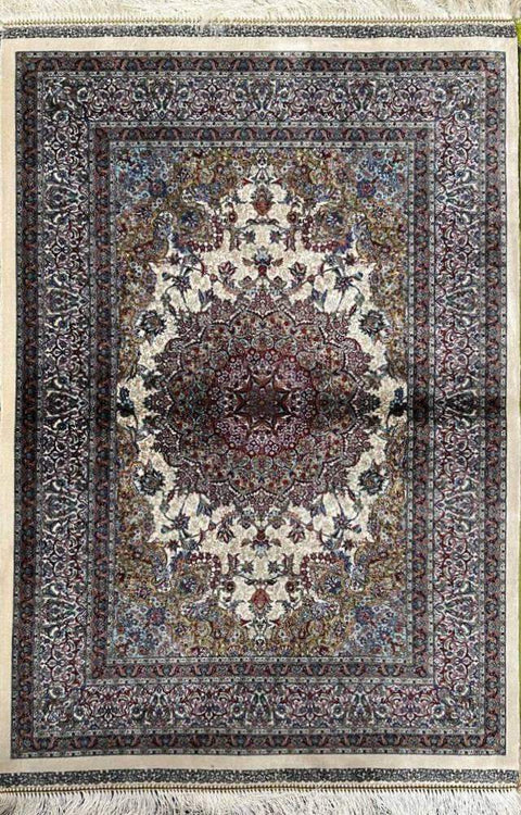 Silk Effect Natural Silk Fringe Rug (1m x 1.5m) – Design 6