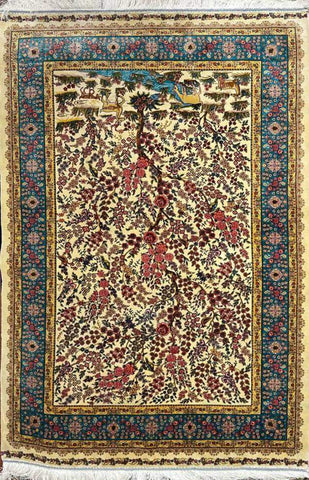 Silk Effect Natural Silk Fringe Rug (1m x 1.5m)