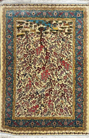 Silk Effect Natural Silk Fringe Rug (1m x 1.5m)