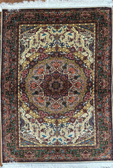 Silk Effect Natural Silk Fringe Rug (1m x 1.5m)