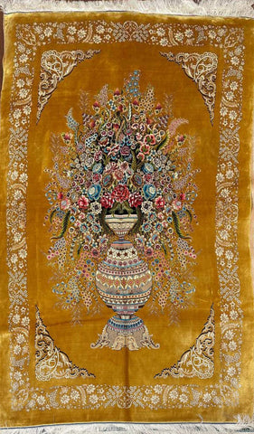 Silk Effect Natural Silk Fringe Rug 255 cm x 155 cm
