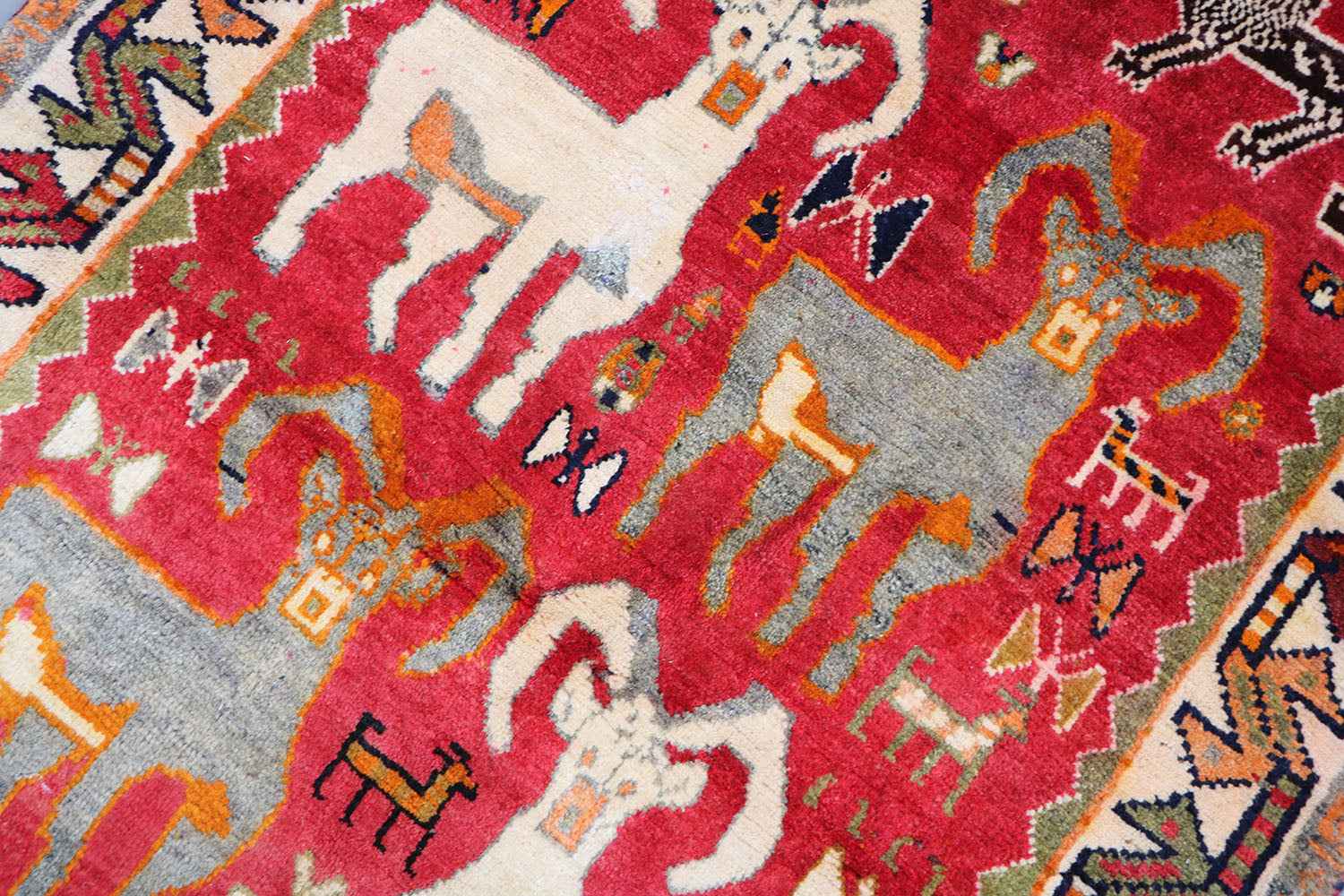 181x115 cm Qashqai Tribal Wool Rugs Hand Knotted Red - Rugoutlet