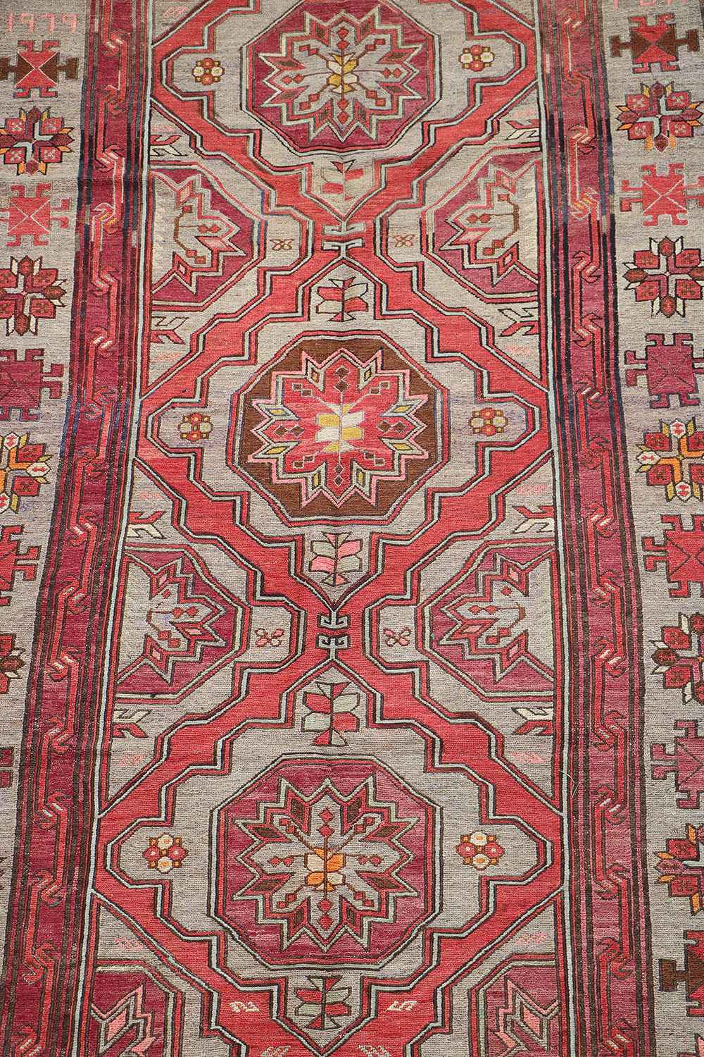 320x165 cm Anatolian Kilim Sumak Tribal Wool Rug Handmade Red Grey - Rugoutlet