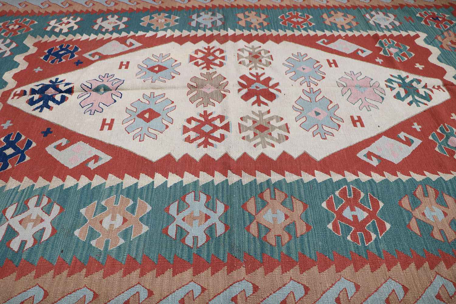 280x190 cm Anatolian Tribal Wool Rug Handmade Kilim Red Grey - Rugoutlet