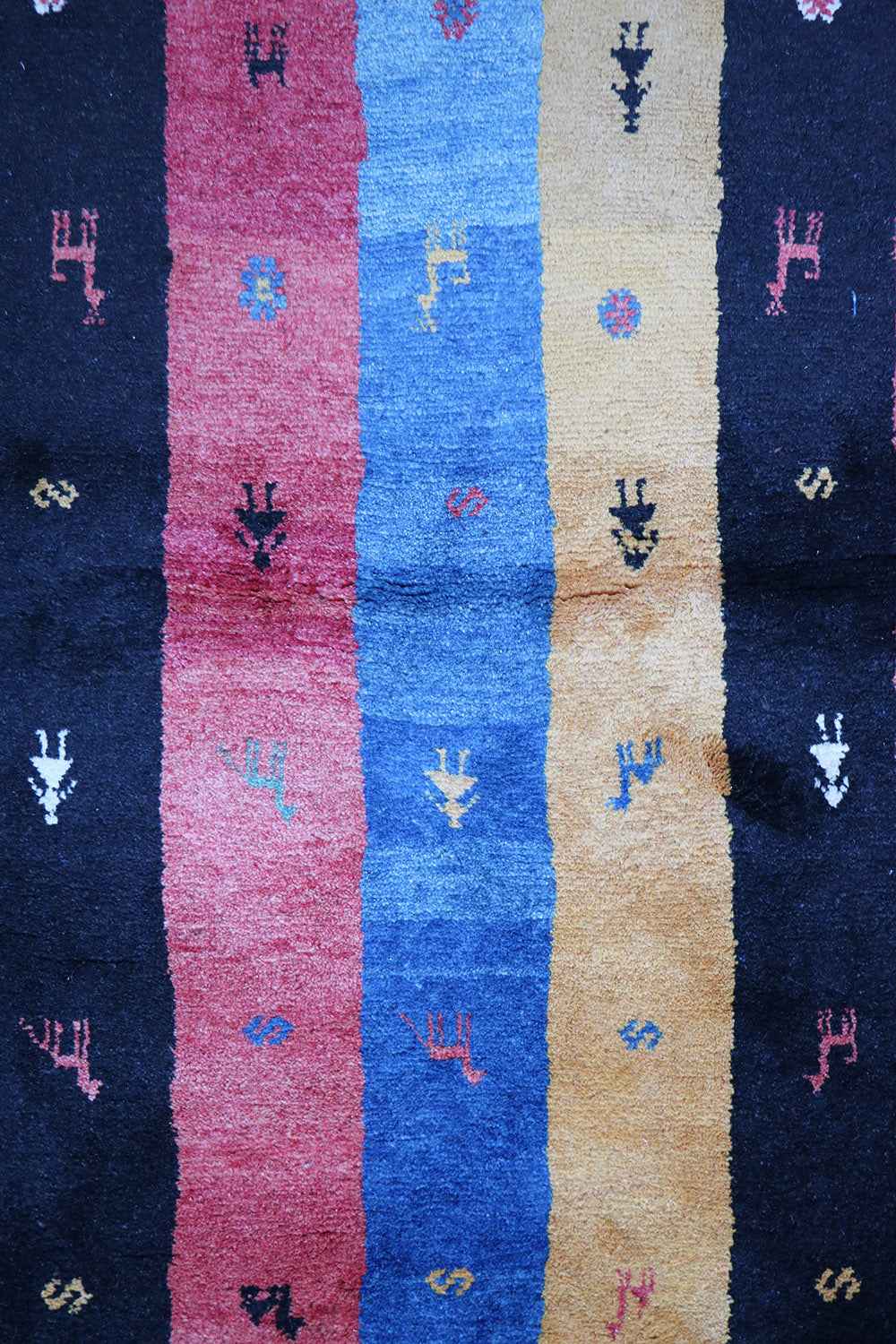 142 x 111 Gabbeh Tribal Wool Rugs Handmade Multi-Coloured - Rugoutlet