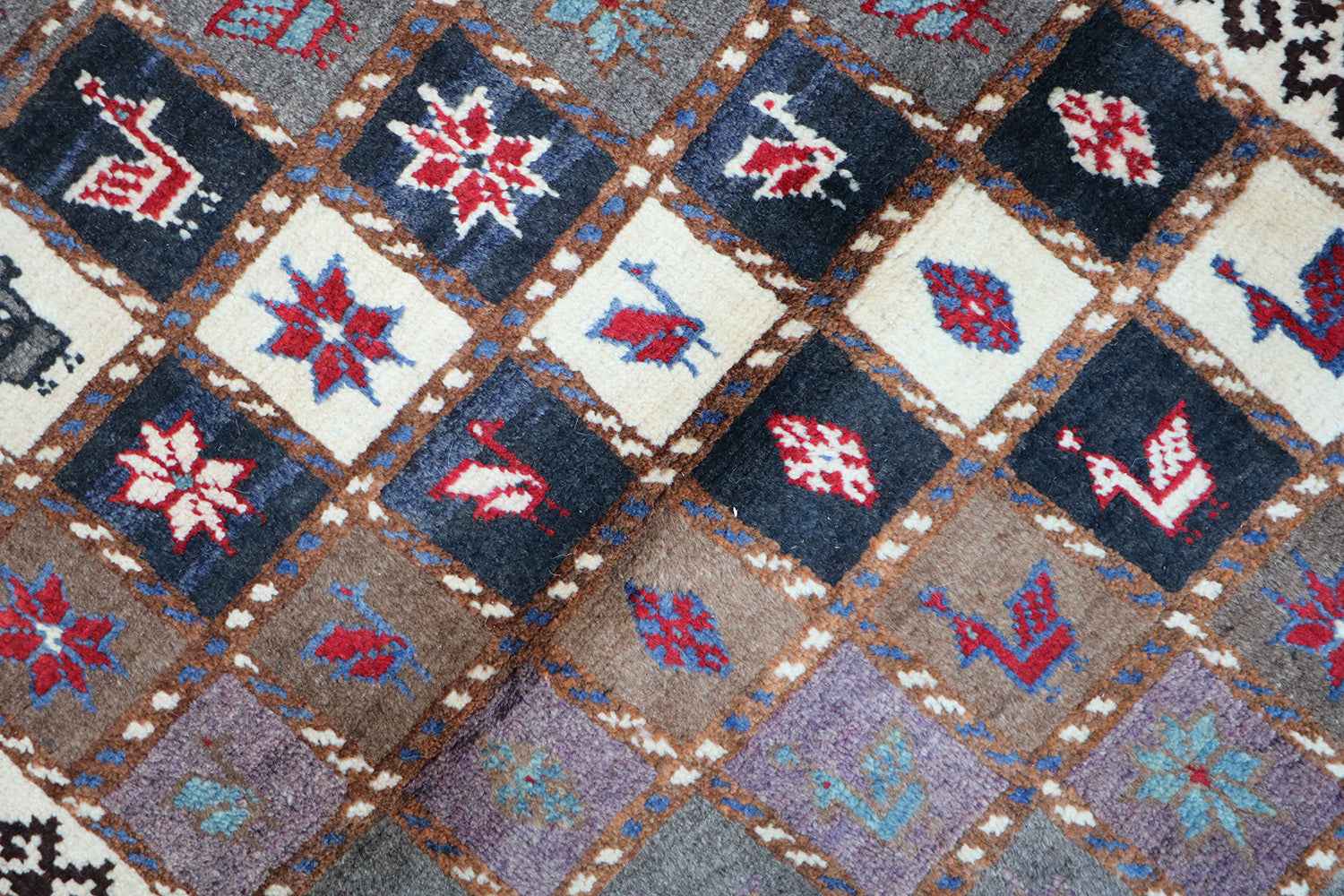 188 x 82 cm Gabbeh Tribal Wool Rug Hand-Knotted Multi-Coloured - Rugoutlet