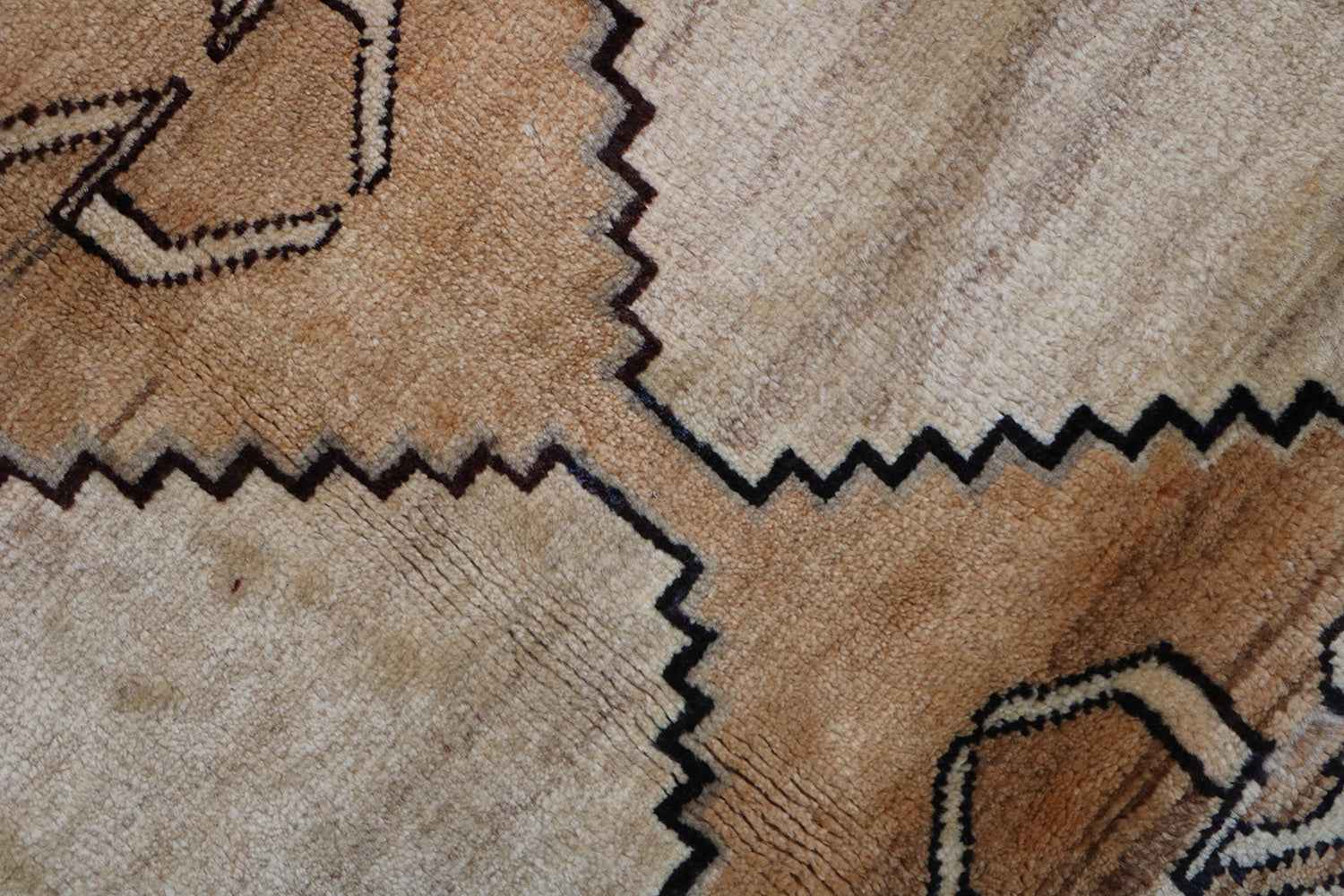 192 x 122 cm Gabbeh Tribal Wool Rug Hand-Knotted Beige Colour - Rugoutlet