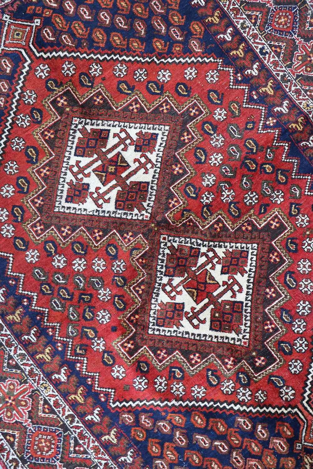 193 x 146 cm Old Persian Shiraz Tribal Wool Hand Knotted Rug Red Blue Colour - Rugoutlet