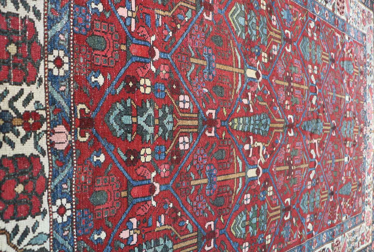 200 x 147 cm Persian Bakhtiar Tribal Wool Rug Hand-Knotted Red Grey Colour - Rugoutlet