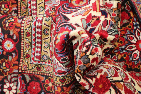 A Persian Bakhtiar wool rug 