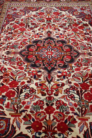A Persian Bakhtiar wool rug 