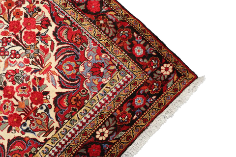A Persian Bakhtiar wool rug 