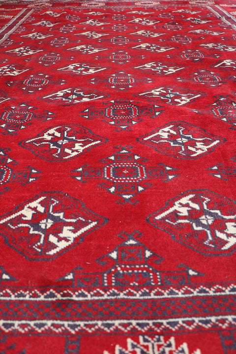 A rectangular Pakistan Bukkhara wool rug 