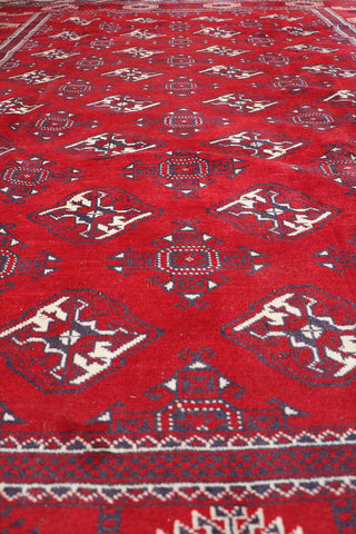 A rectangular Pakistan Bukkhara wool rug 