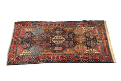 Old Bakhtiar Tribal Rug 293 x 172 cm (9.61 x 5.64 ft)