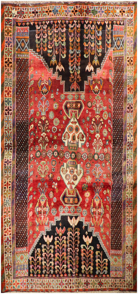 A vibrant Tribal Qashqai rug