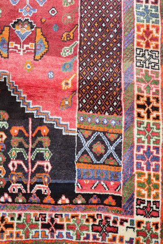 A vibrant Tribal Qashqai rug
