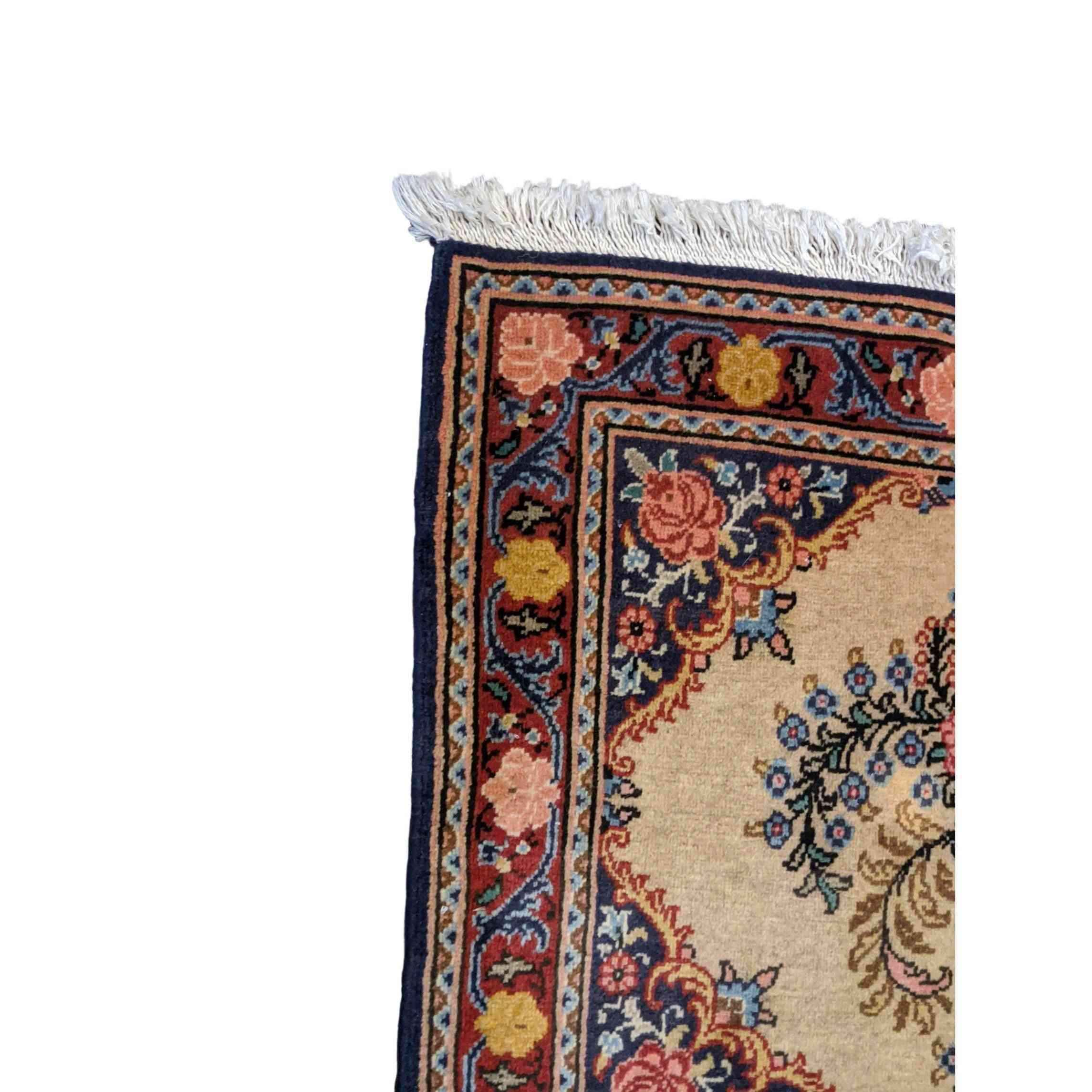 85 x 67 cm Persian kashan Traditional Magenta Small Rug - Rugmaster