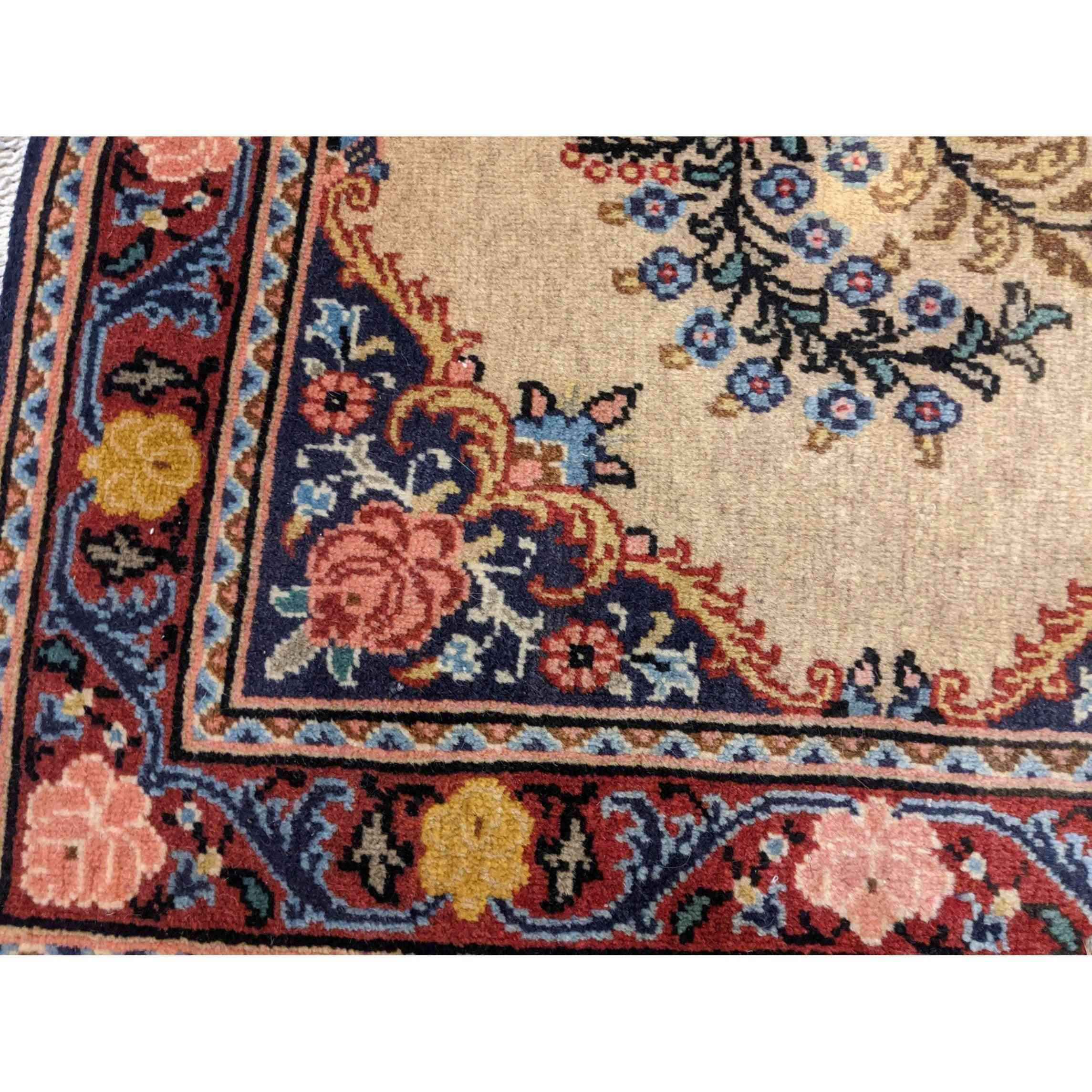 85 x 67 cm Persian kashan Traditional Magenta Small Rug - Rugmaster