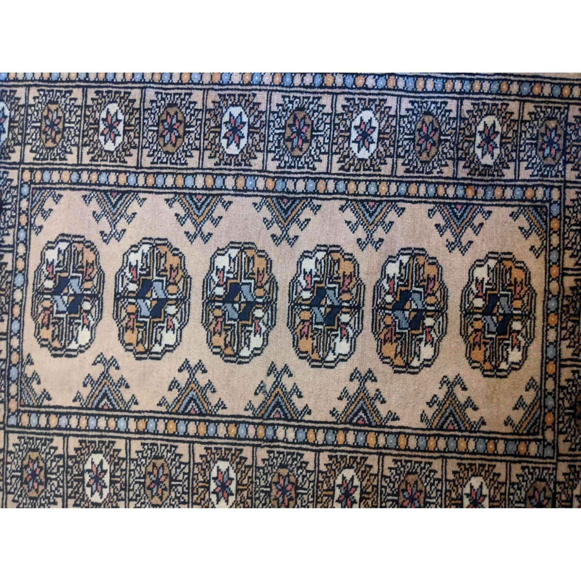 95 x 61 cm Persian Bukhara Traditional Grey Small Rug - Rugmaster