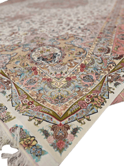 Fine Persian Tabriz Silk and Wool Rug 815 x 500 cm (26.74 x 16.40 ft)