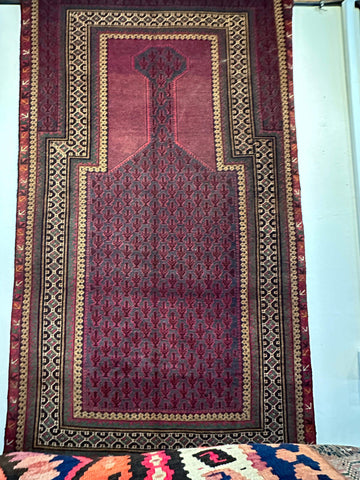 140 x 90 cm Fine Old Baluch Prayer Rug Hand-Knotted Pink & Beige Colour - Rugoutlet