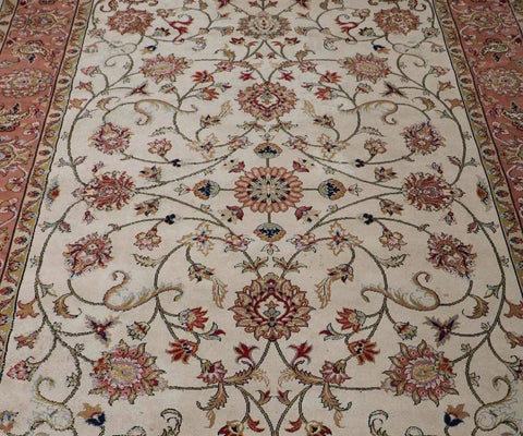 kashan-red-center