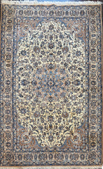 Fine Persian Isfahan Wool Rug 240 x 150 cm (7.8 x 4.9 ft)