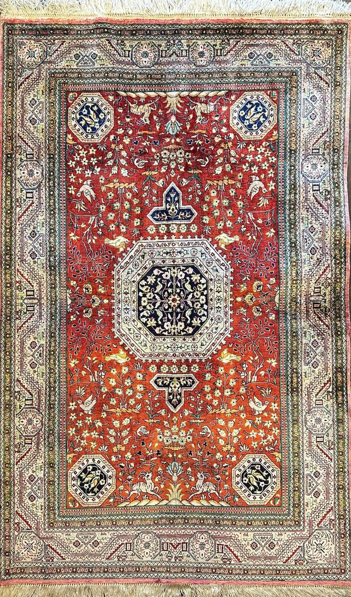 Fine Persian QUM/QOM Silk Traditional Rug 157 x 100 cm (5.15 x 3.28 ft)