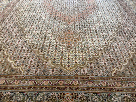 Handmade Persian Tabriz Wool & Silk Rug 210x151 cm – Beige & Brown Rug