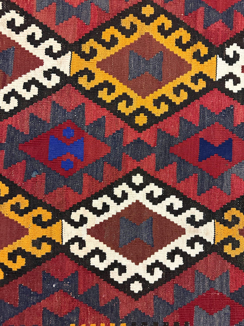 red-kilim-full-center