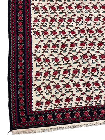 Persian Senneh Handmade Rug 220 x 133 cm (7.22 x 4.36 ft)