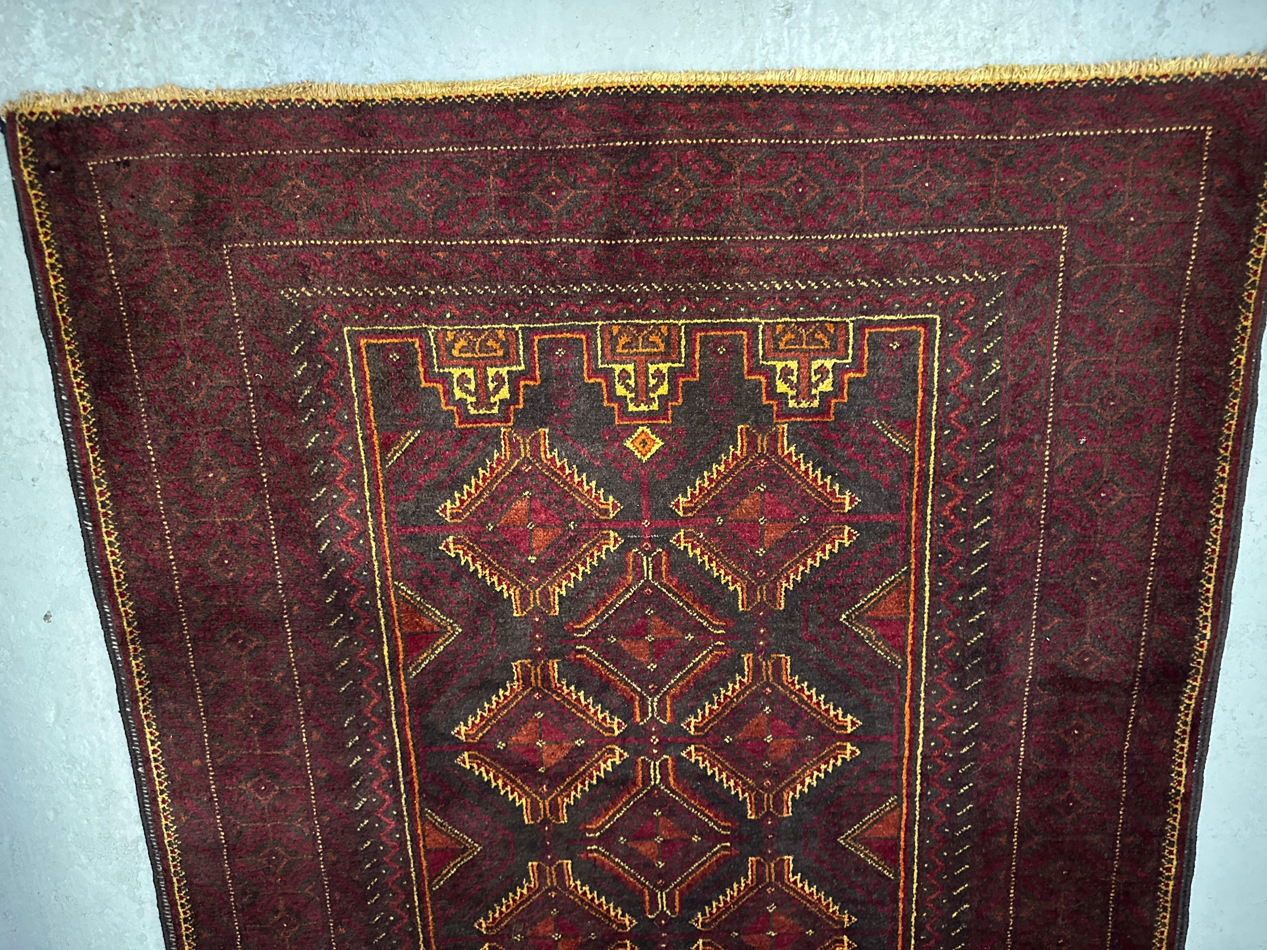 205 x 107 cm Fine Persian Old Baluch Rug Hand-Knotted Red & Beige Colour - Rugoutlet