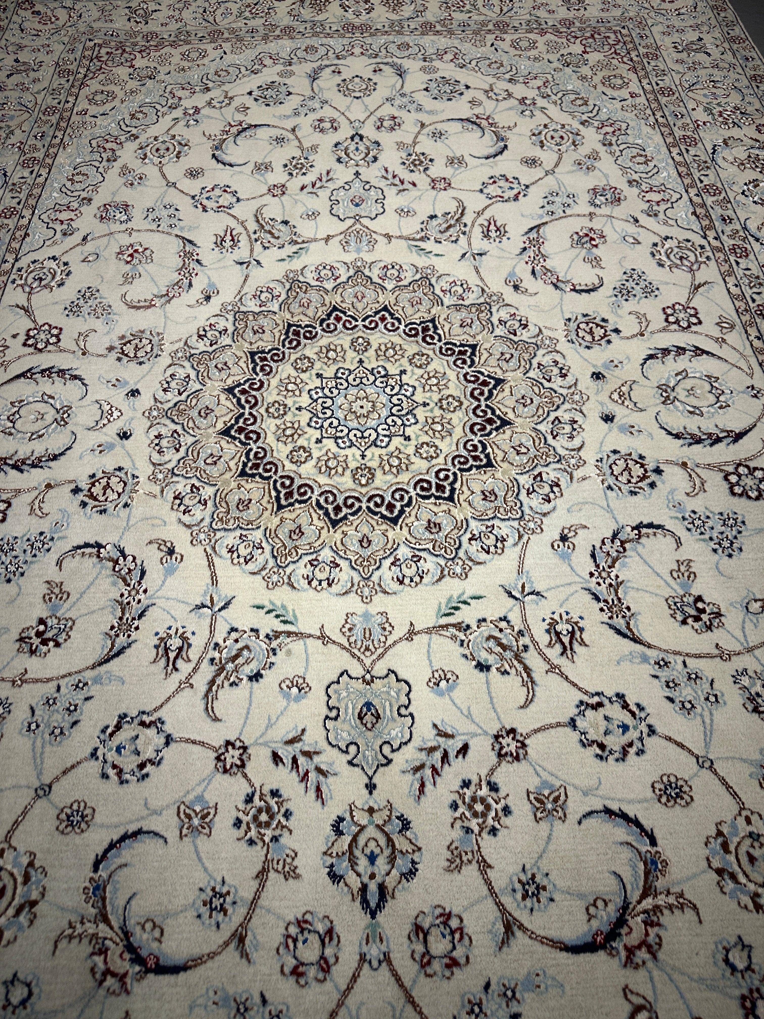 146 x 230 cm Fine Persian Nain Silk & Wool Rug Hand-Knotted Beige & Blue Colour - Rugoutlet