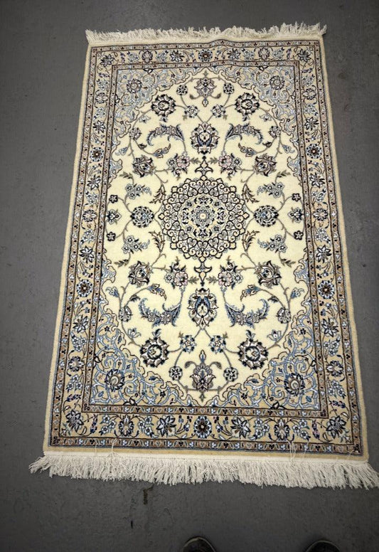 102 x 150 cm Fine Persian Silk & Wool Nain Rug Hand-Knotted Beige & Blue Colour