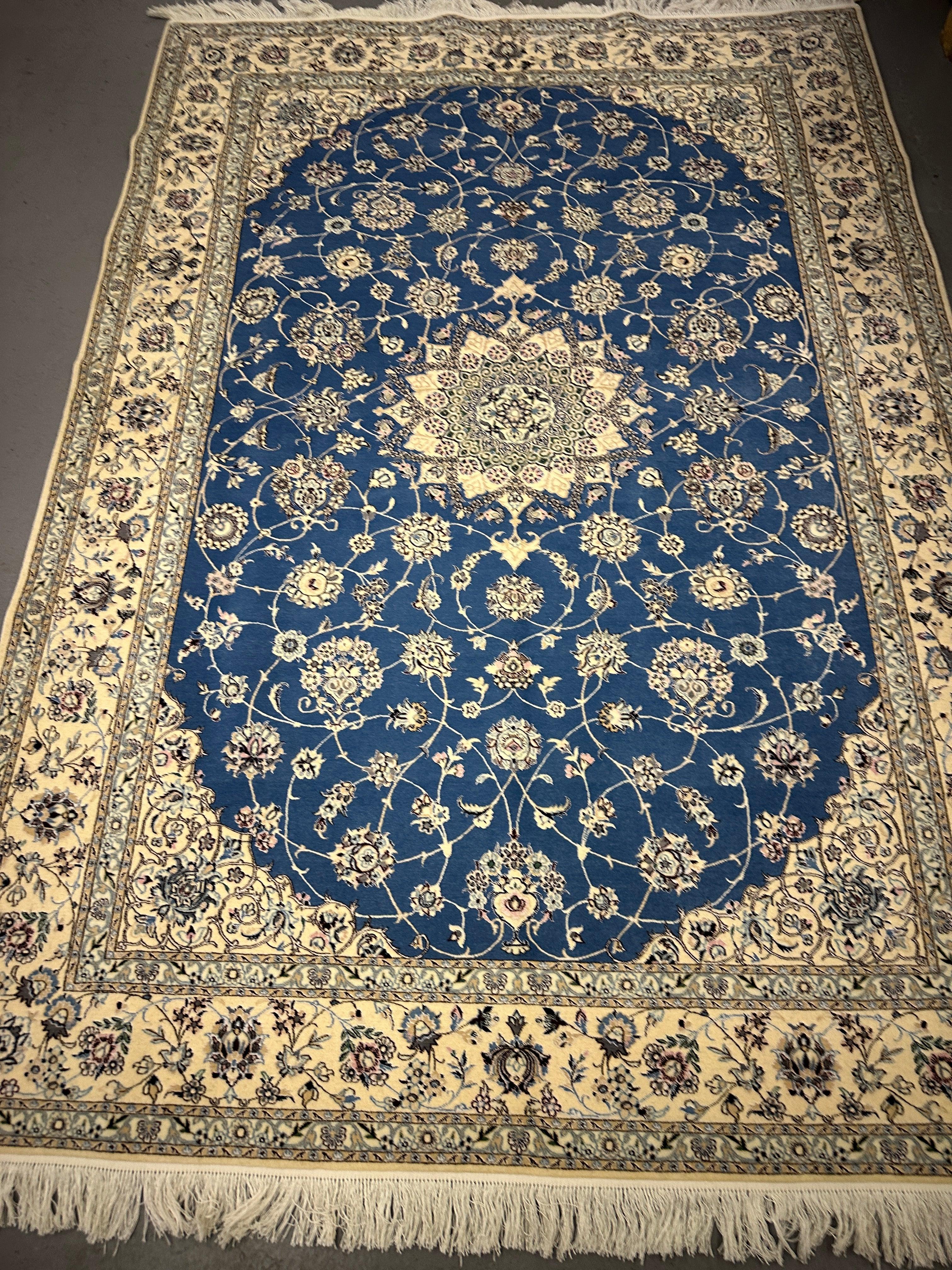 167 x 242 cm Fine Persian Nain Silk & Wool Rug Hand-Knotted Beige & Blue Colour - Rugoutlet