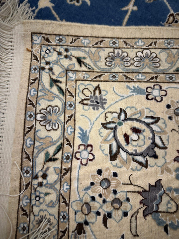 167 x 242 cm Fine Persian Nain Silk & Wool Rug Hand-Knotted Beige & Blue Colour - Rugoutlet