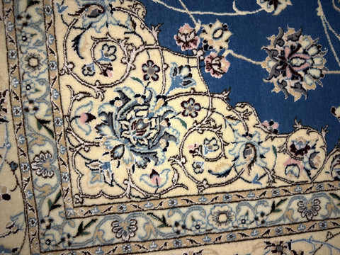 167 x 242 cm Fine Persian Nain Silk & Wool Rug Hand-Knotted Beige & Blue Colour - Rugoutlet