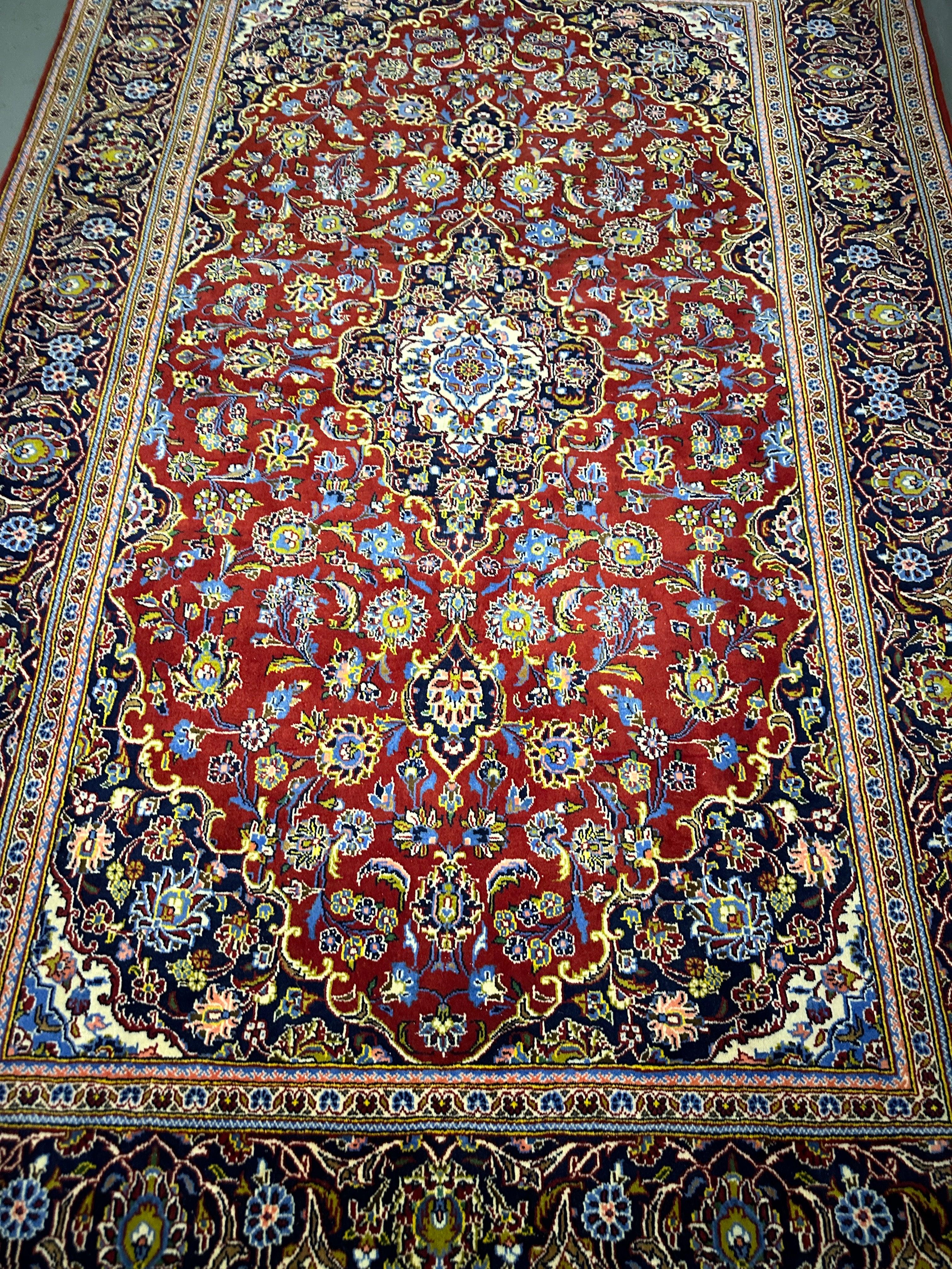 140 x 212 cm Fine Persian Kashan Silk & Wool Signature Rug Hand-Knotted Red & Beige Colour - Rugoutlet