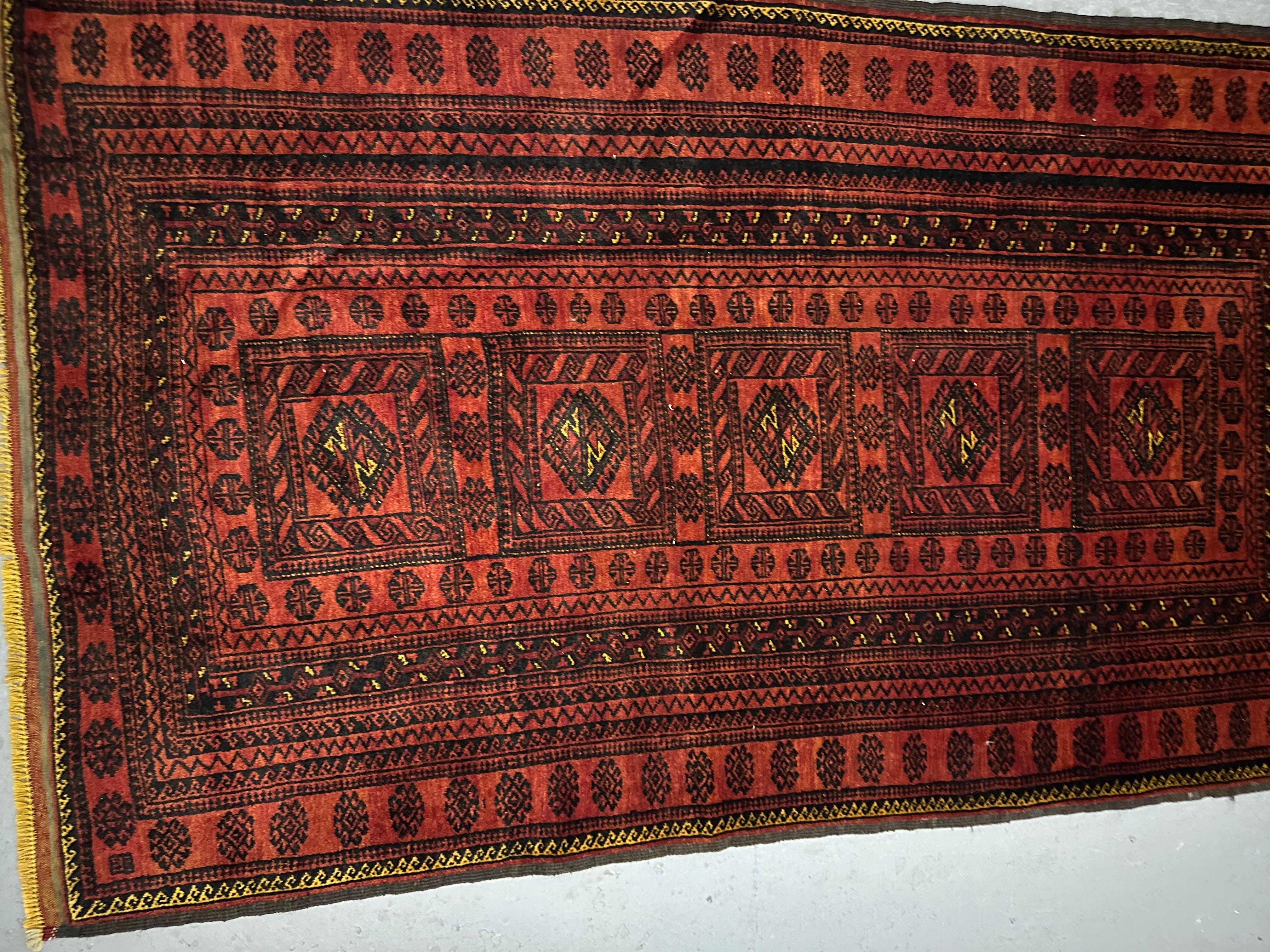 188 x 110 cm Fine Persian Old Baluch Rug Hand-Knotted Red & Black Colour - Rugoutlet