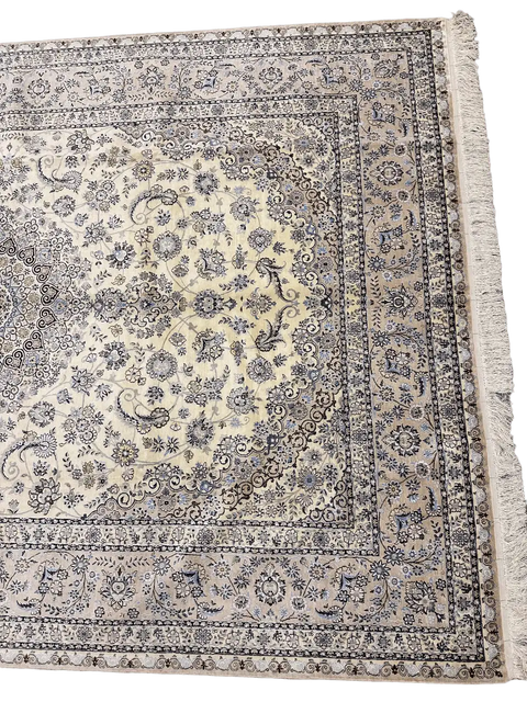SilkpersianNain-side