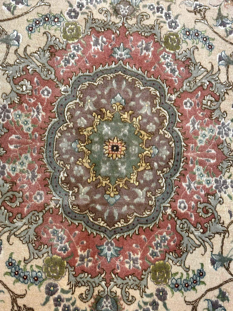 215 x 145 cm Fine Oval Silk and wool Persian Tabriz Rug - Rugoutlet