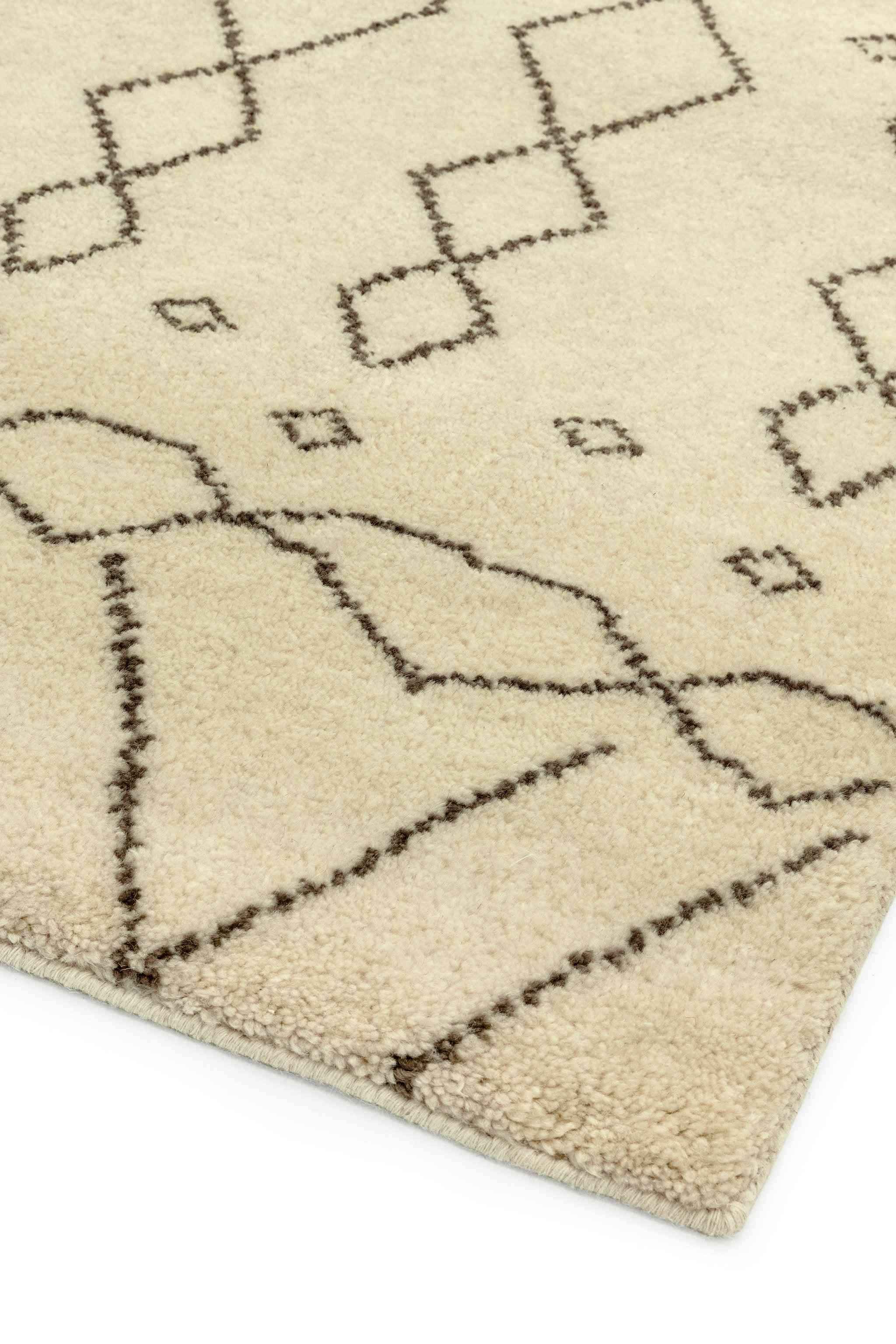 Amira004 Hand knotted Moroccan Berber Wool Tribal White Rug - Rugmaster