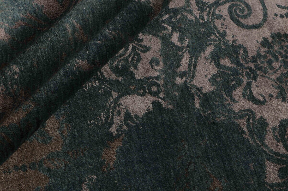 Aster Manor Damask Rug