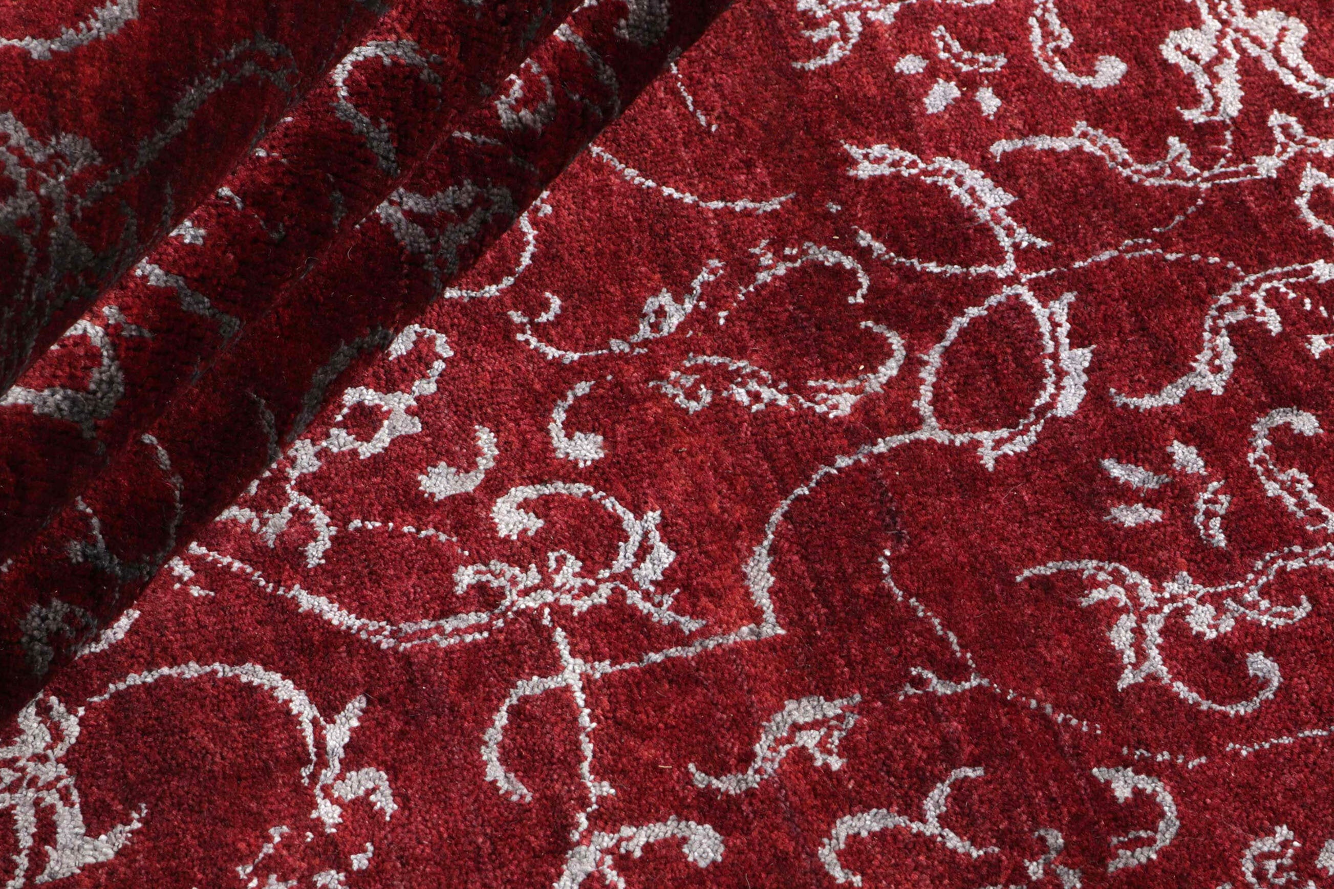 Elodie Manor Damask Rug